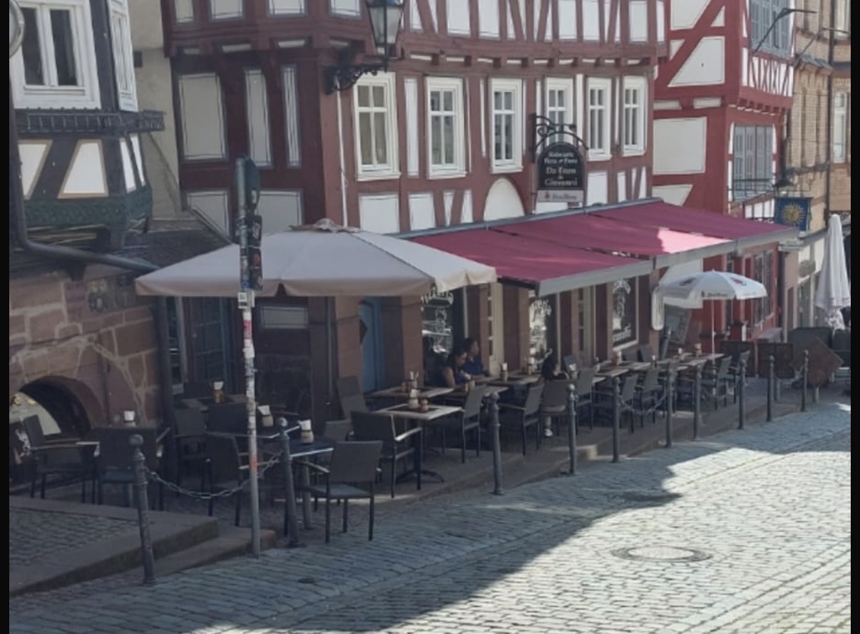 Terrasse am historischen Marburger Marktplatz